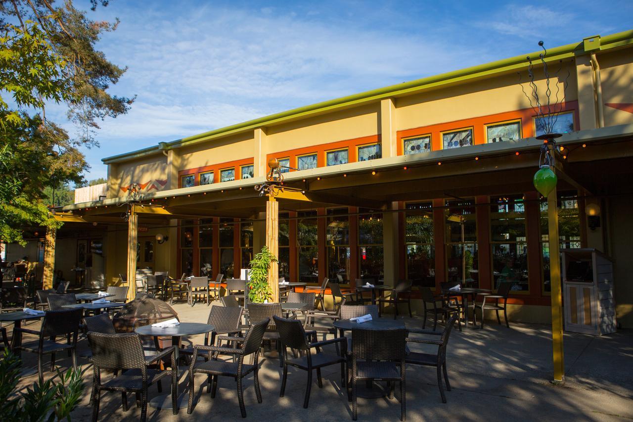 Mcmenamins Anderson School Hotel Bothell Exterior photo