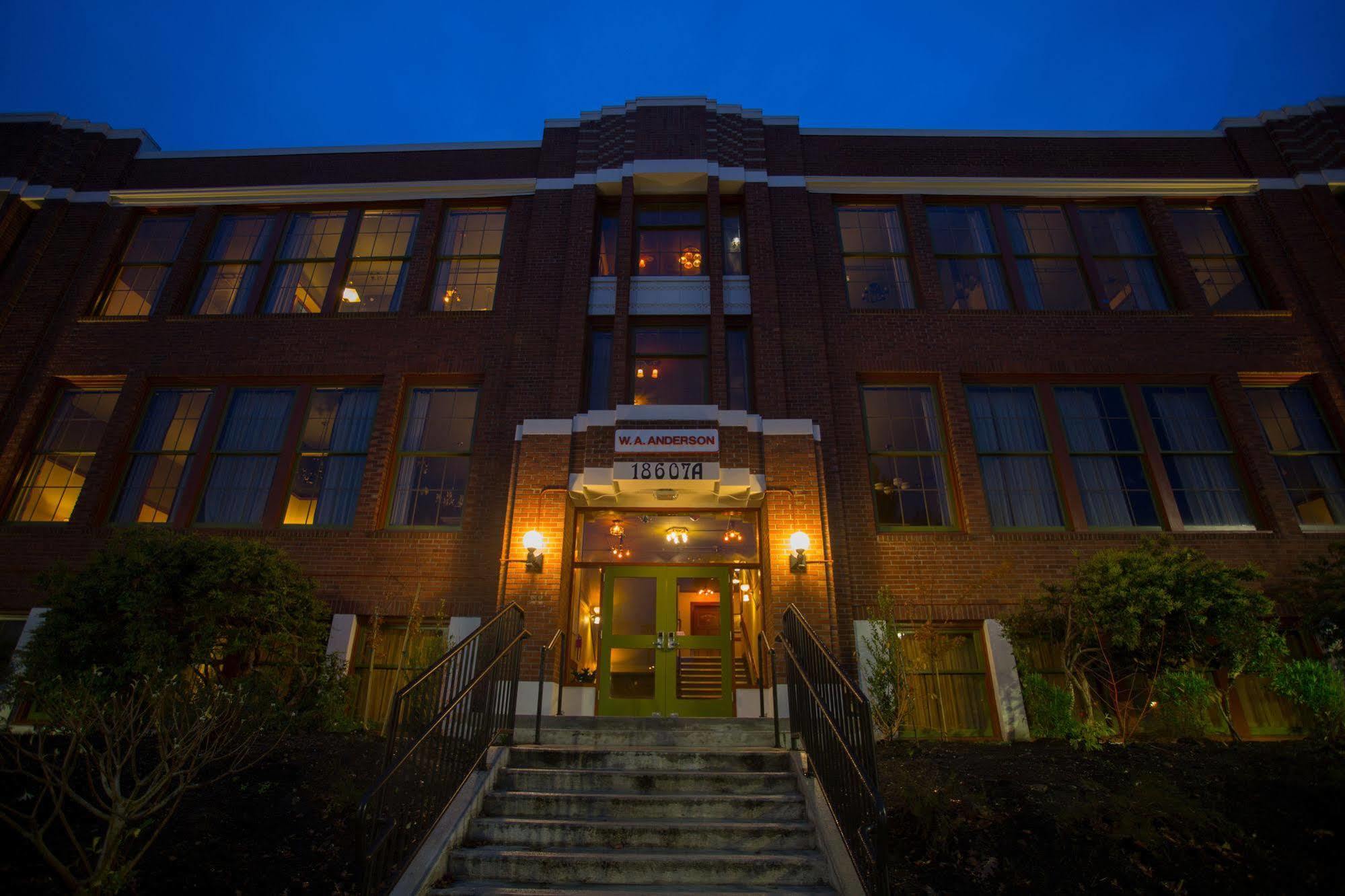 Mcmenamins Anderson School Hotel Bothell Exterior photo