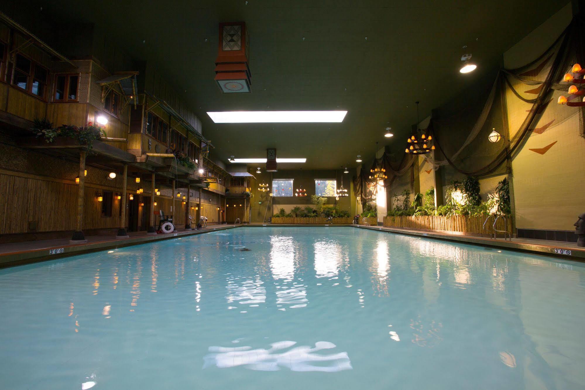 Mcmenamins Anderson School Hotel Bothell Exterior photo
