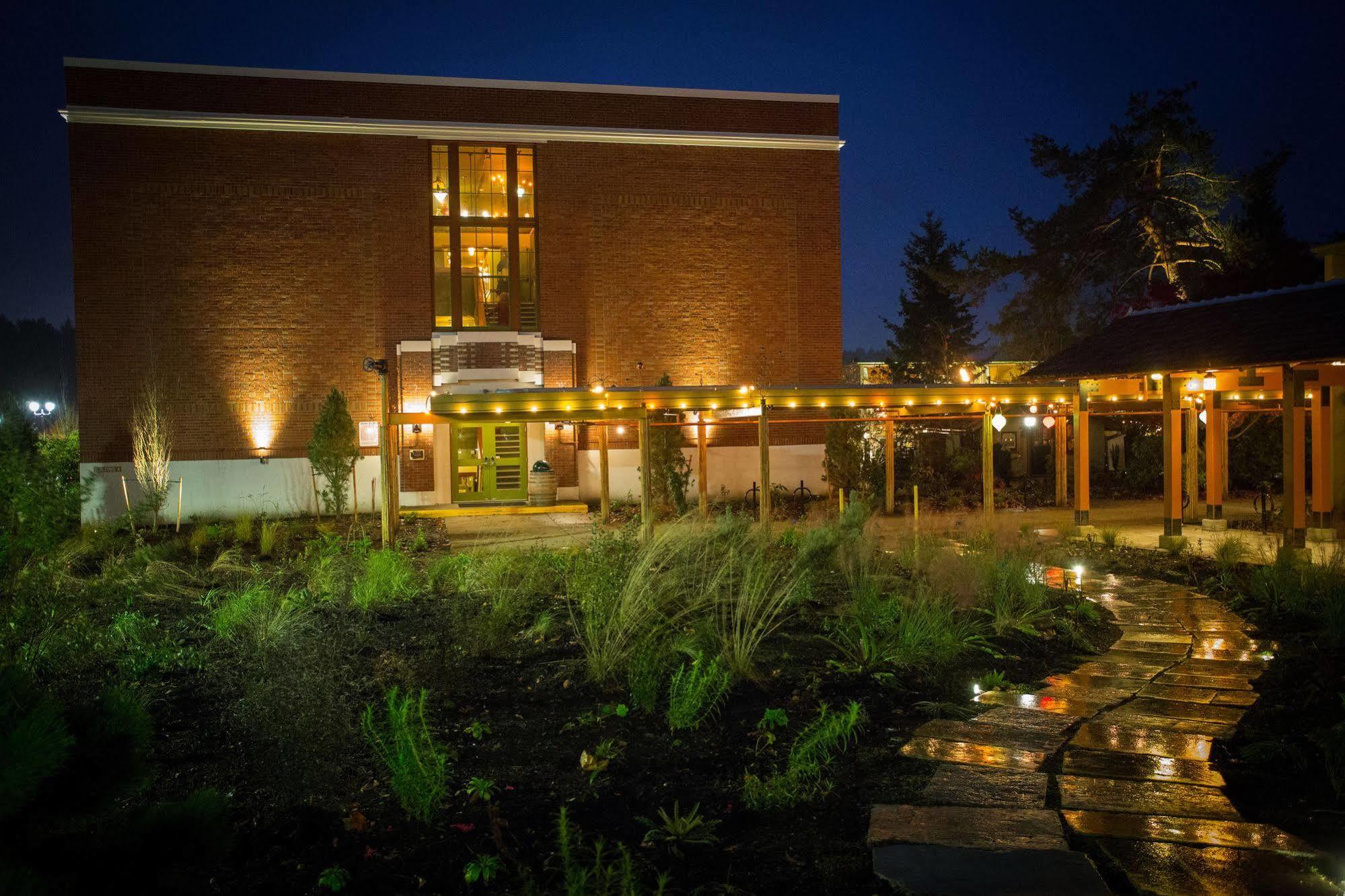 Mcmenamins Anderson School Hotel Bothell Exterior photo